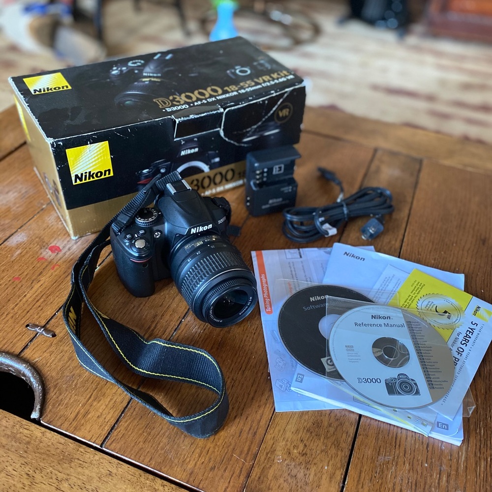 SOLD Nikon D3000 camera great condition